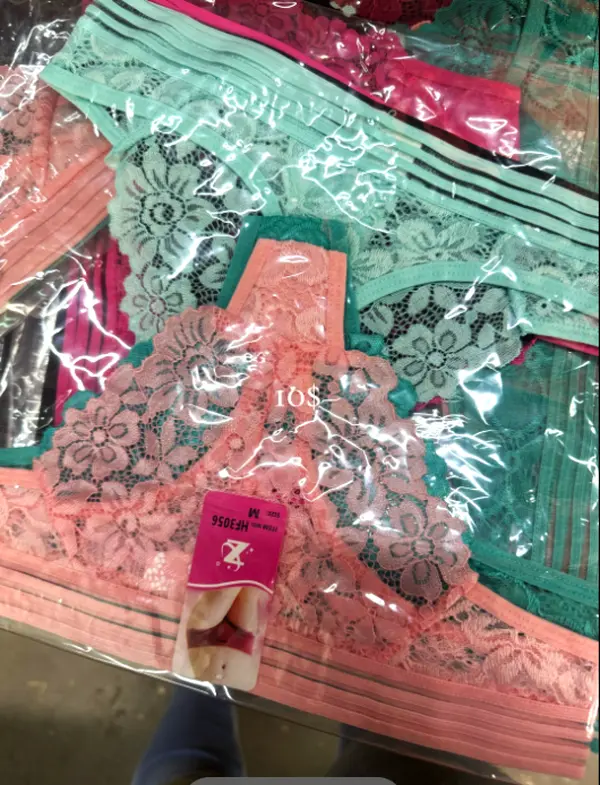 Cr's selling shop we sell women's underwear, shirts, running pants ,