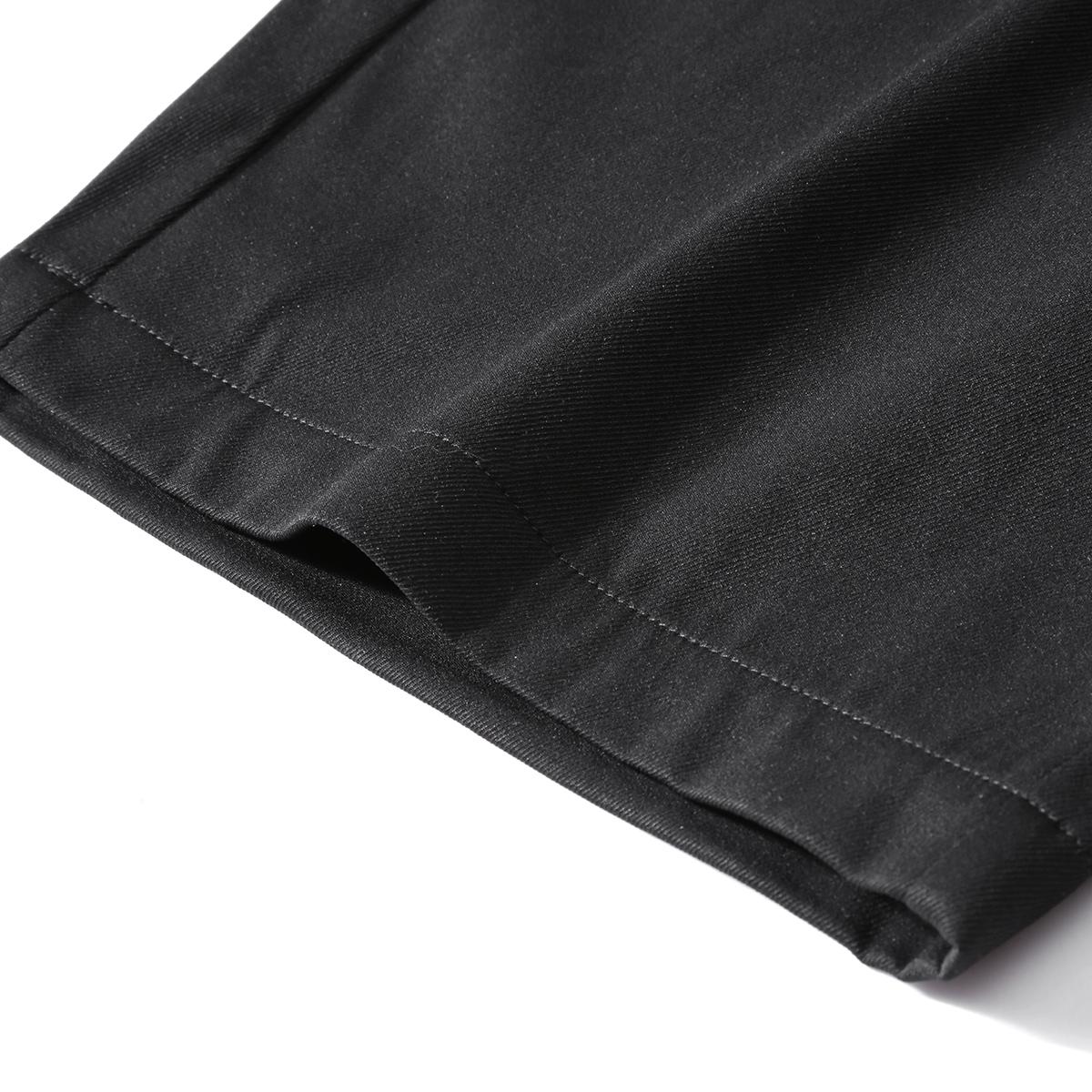 Men’s summer 2-piece cargo pants set with a drawstring waist, large pockets, and stylish letter patches—perfect for casual outings and everyday wear