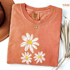 Comfort Colors Daisy Shirt, Boho Floral Graphic Tee, Retro Aesthetic Flower Shirt, Soft Washed Vintage T-Shirt, Spring Shirt for Women
