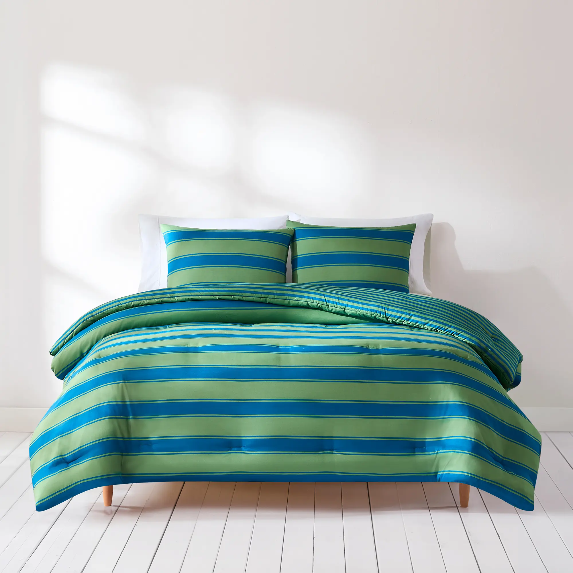 Lush Decor Gale Cabana Striped Bedding Set - Coastal Cool Microfiber, OEKO-TEX Certified, All Seasons, Cozy Setup, Retro Charm, Twin/Twin-XL & Full/Queen Sizes, Machine Washable, Iron on Low Heat, 2 or 3-Pc Sets, Bedding Sets, Comforter