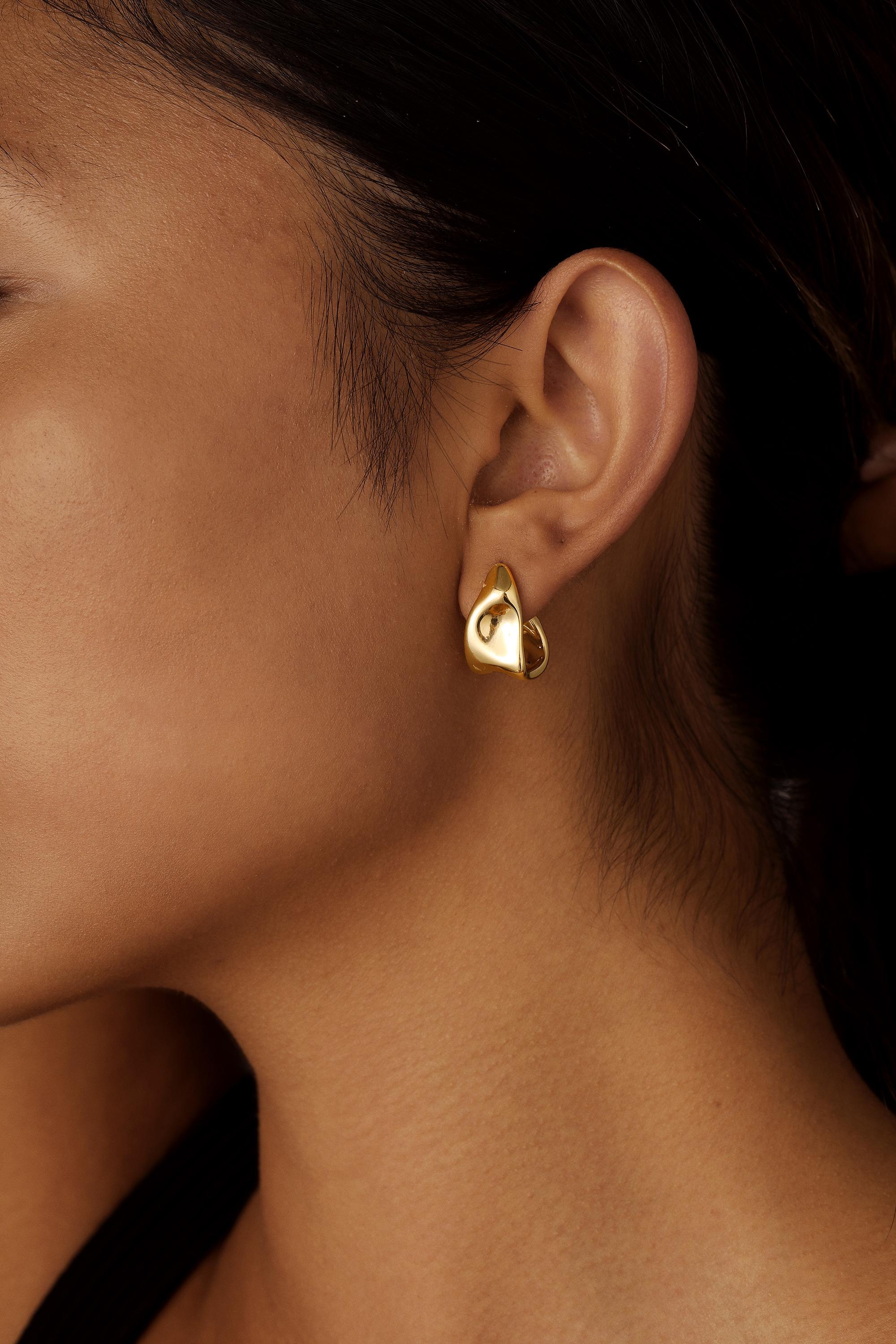 CAROVO Chunky Gold Stud Earrings for Women 14k Gold Plated Hypoallergenic Earrings Statement Trendy Fashion Gold Jewelry Gifts