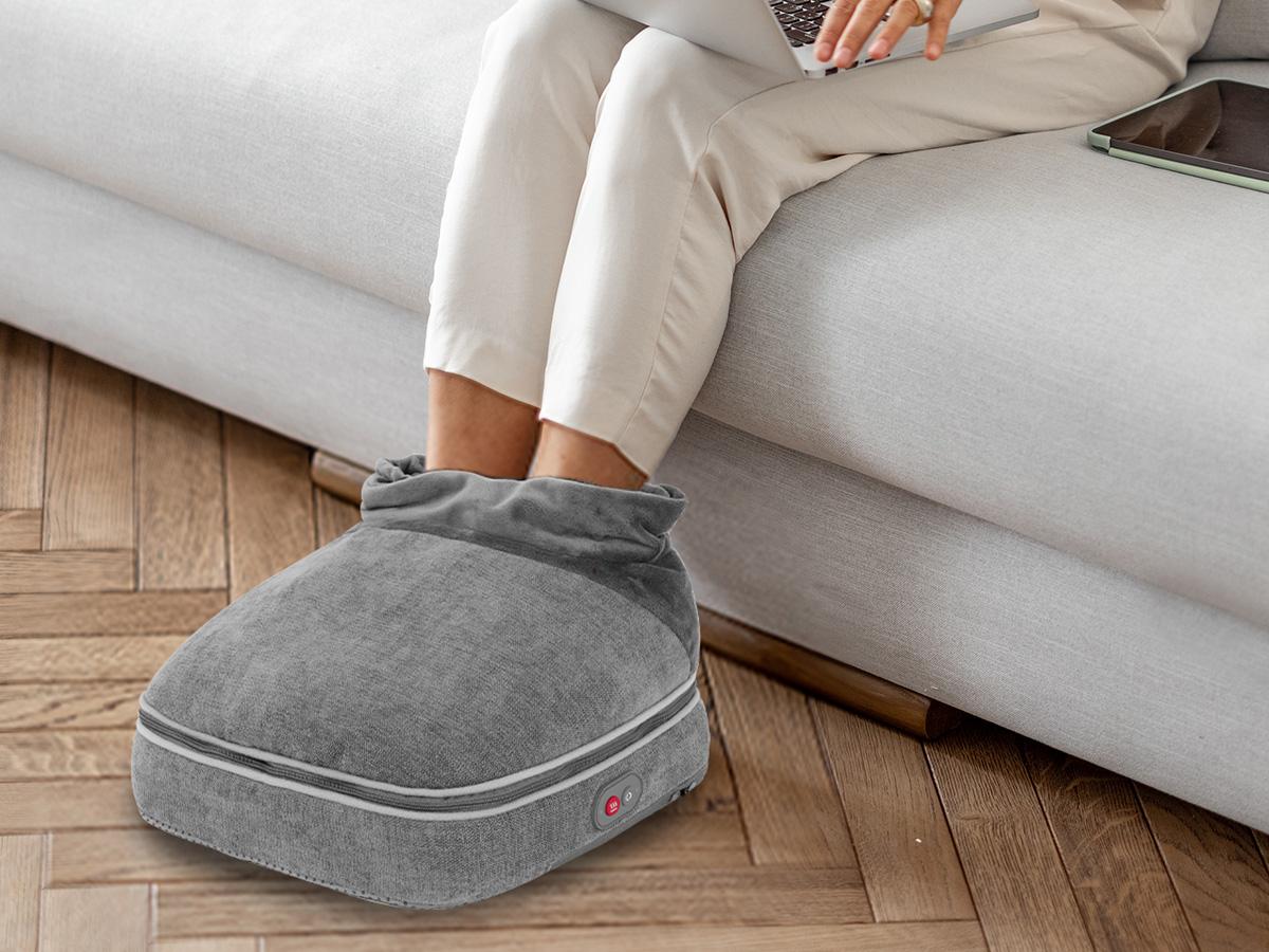 Snailax Foot Massager with Heat, Heated Foot Warmer Under Desk, Vibration Feet Massager Machine with 3 Vibrating Modes & 2 Heating Levels, Remote Control, Foot Heater Snailax Foot Massager with Heat, Heated Foot Warmer Under Desk, Vibration Feet Massager Machine with 3 Vibrating Modes & 2 Heating Levels, Remote Control, Foot Heater