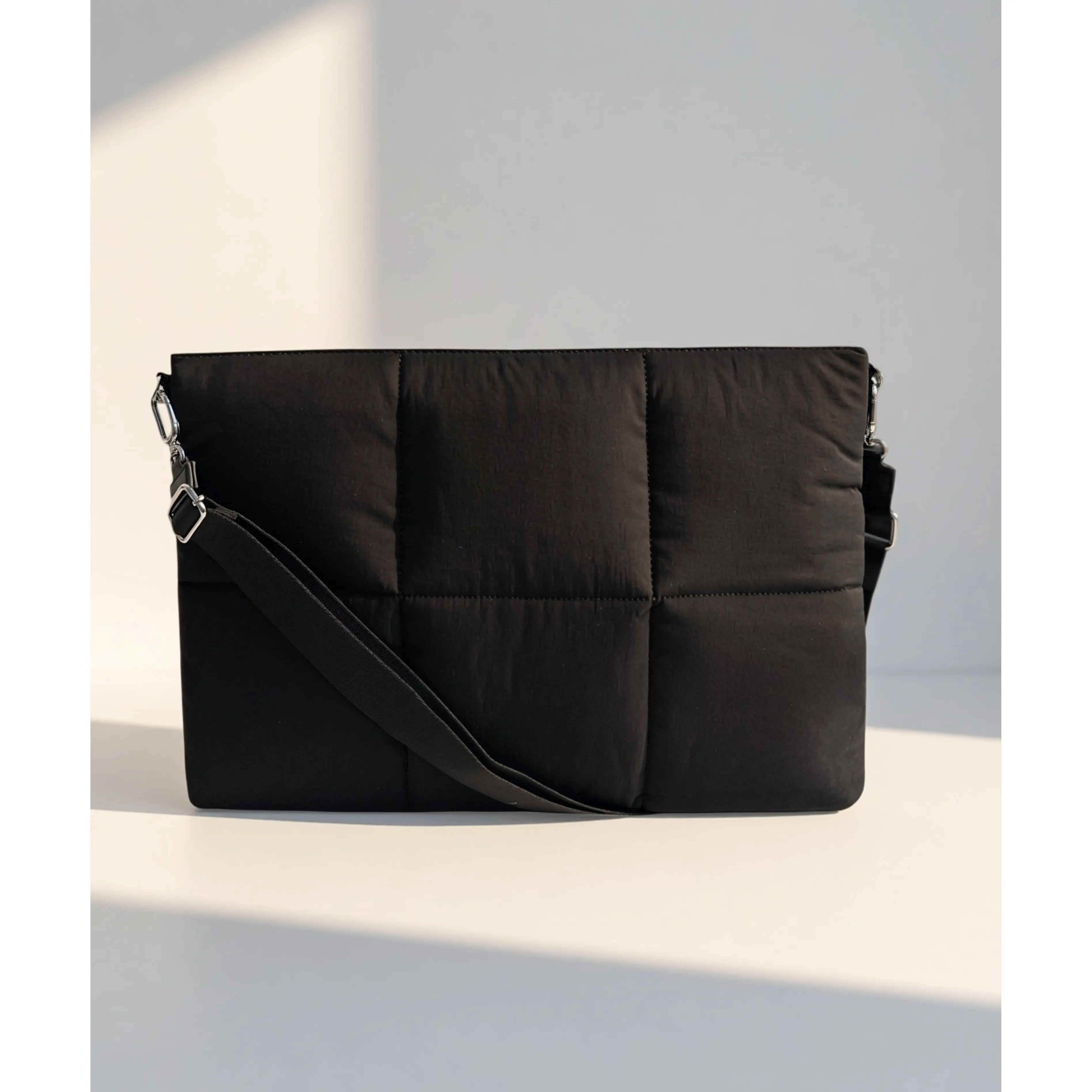 Iris Large Electronics Bag Protective Laptop Case Carrier (#24250) By Iris & Rainbow