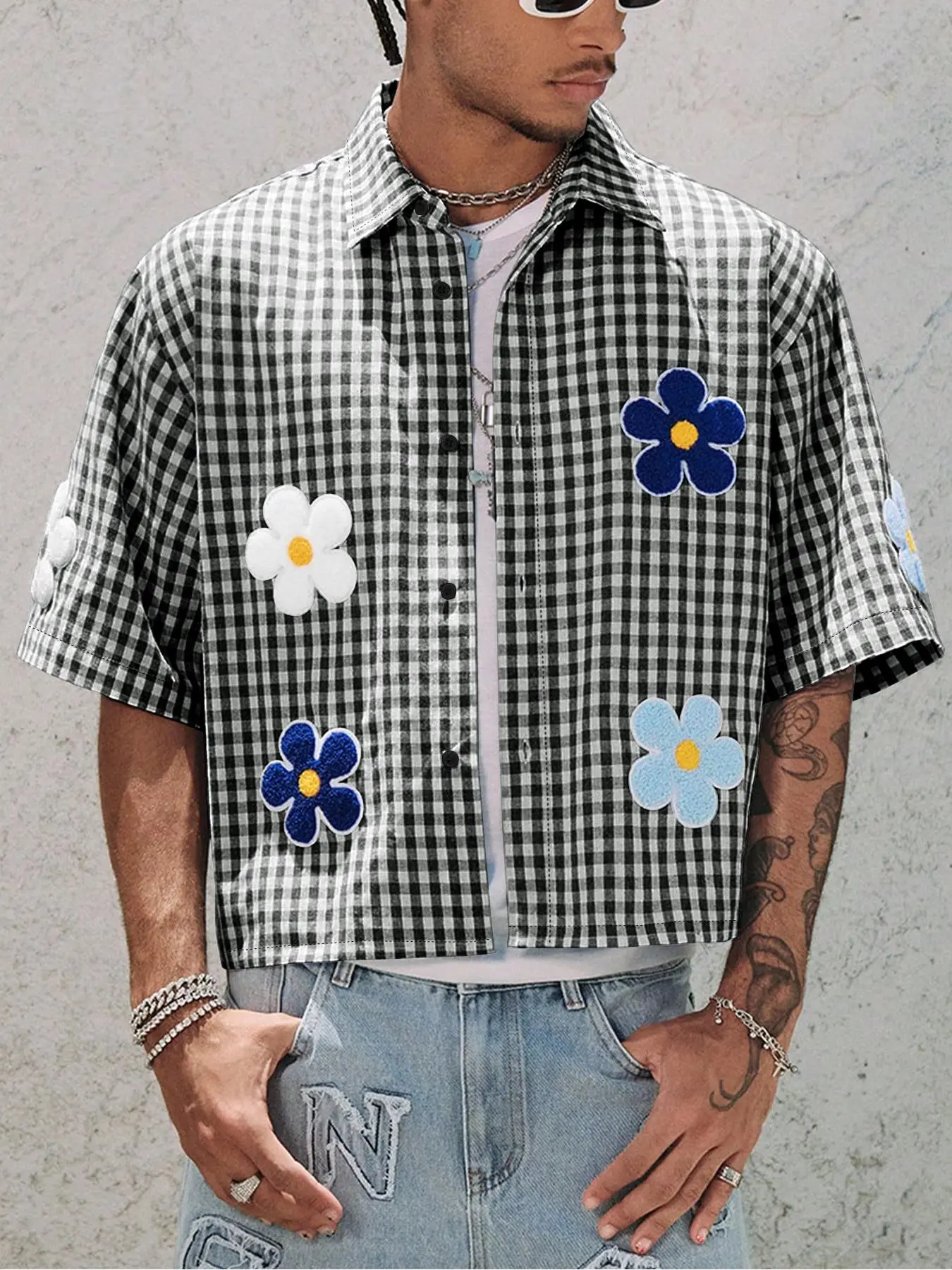 Men's Floral Embroidery Checked Short Sleeve Shirt, Regular Fitted Casual Fashion Street Retro Checkered Gingham Grid Graphic Button Front Top for Summer, Men's Clothes Menswear for Daily Wear, Casual Button Shirts, Casual Apparel