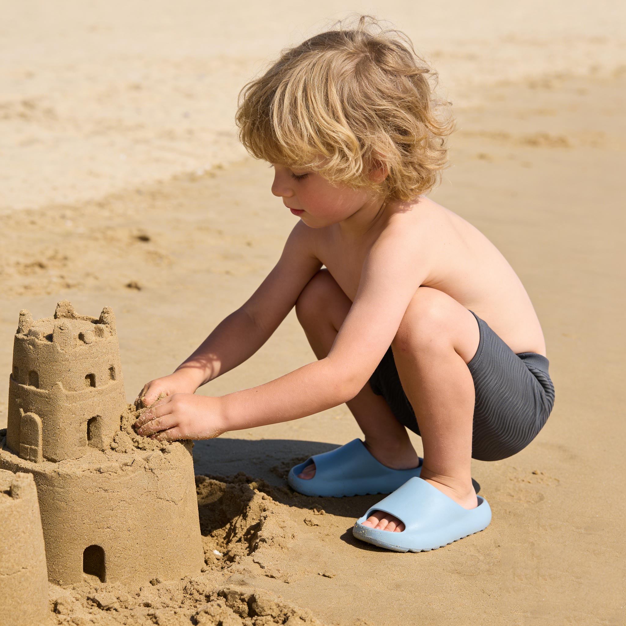 Lumubby Cloud Slides for Kids Lightweight Non-Slip EVA Pillow Slippers Open Toe Comfy Toddler Boys Girls Indoor Outdoor Beach Pool Slippers with Wave-Shaped Anti-Skid Sole