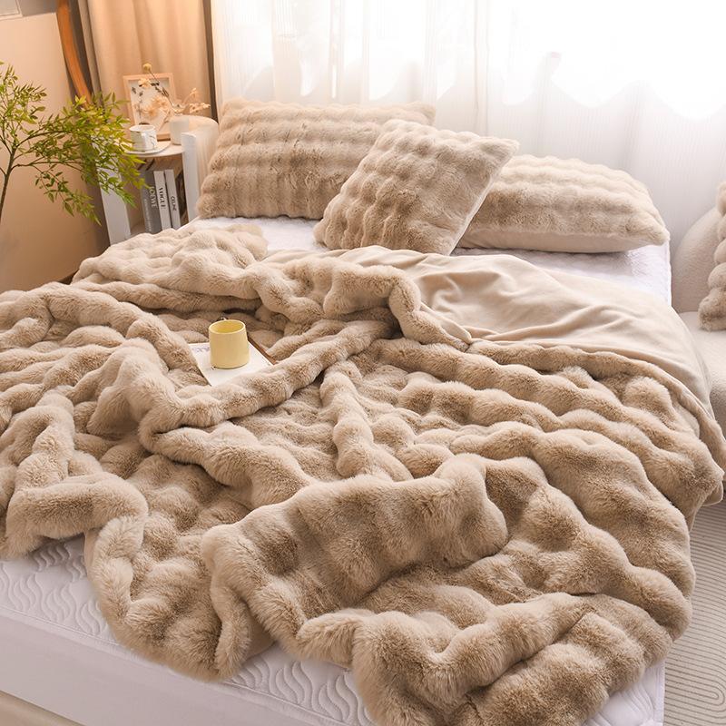 BePatio Soft Cozy Faux Rabbit Fur Blanket Queen, Fuzzy Plush Thick Bubble Blanket, Luxury Fluffy Blanket for Couch, Sofa, Bedroom, and Living Room,Throw Blanket,Gifts for Women
