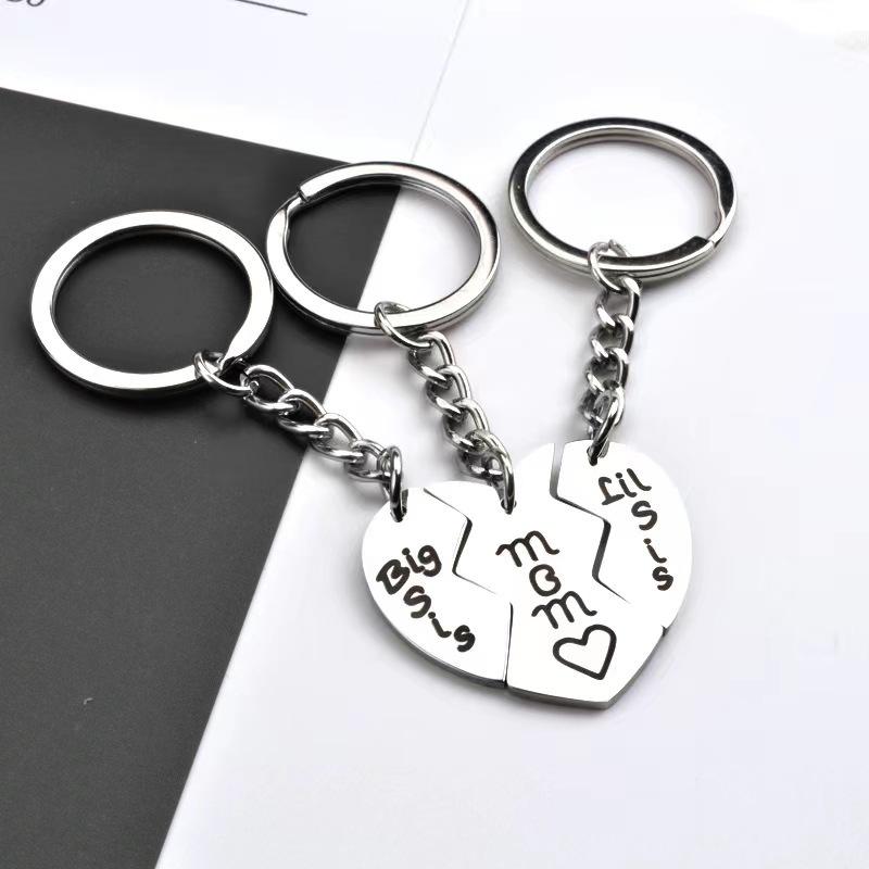 Family Love Fragment Cute Keychain,Summer Fashion Letter Pattern Engraved Ring & Heart Shape Pendant Key Holder & Key Fob for Car Key, Jewelry Accessories,Valentine's Day