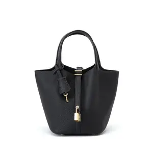 Casual Versatile Handbag Stylish Functional Everyday Use Essential Carry Bag for Various Occasions Perfect for Daily Use