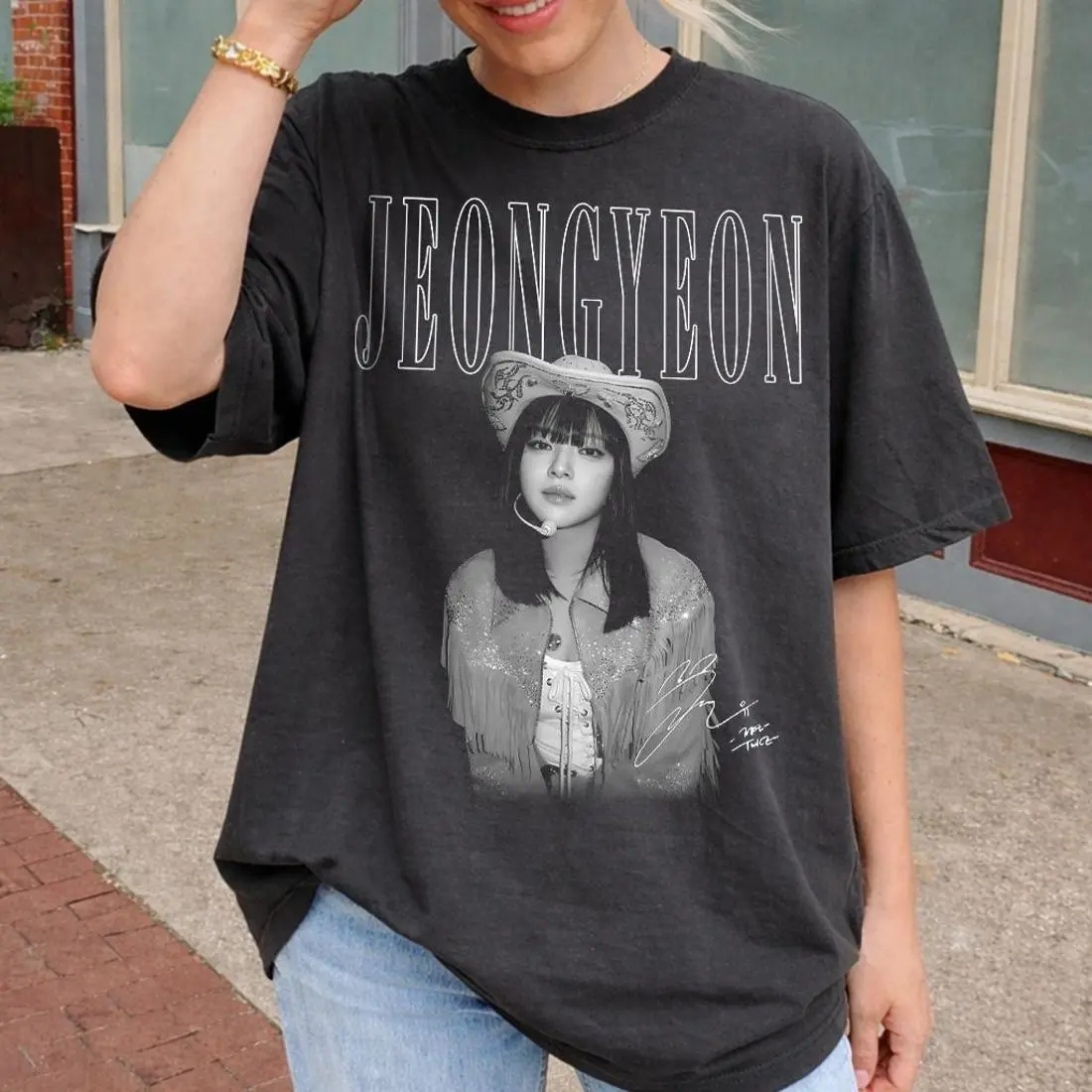 Limited Jeongyeon Shirt for Unisex Men and Women 90s: Sana, Nayeon, Momo, Chaeyoung, Dahyun, Tzuyu
