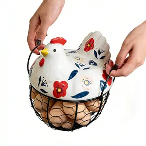 【Cute and Practical】Farmhouse Style Ceramic Chicken Egg Basket with Metal Wire and Lid, Decorative Multi-Functional Kitchen Storage Box for Eggs Fruits Vegetables, Food Storage Organizer