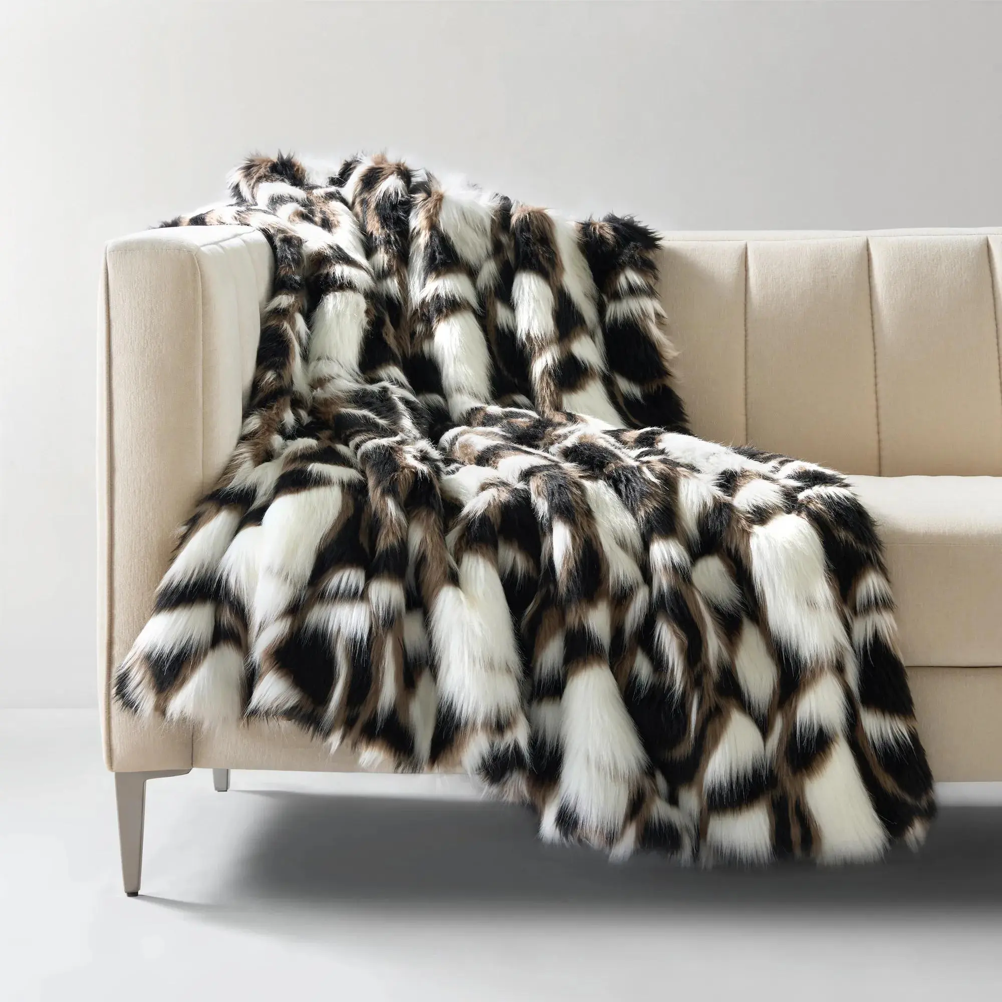 Z Gallerie Neve Decorative Bedroom Blanket Throw - Cozy, Velvet-Soft Dual-Layered 50"x60" Stylish Blanket, Glam Faux Fur Spotted Dots, Bedroom Decor Ideas Home Goods Accent, Cozy Blanket Throw, Glam Look