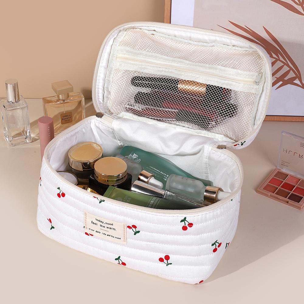 3-piece cherry pattern set, lightweight, multifunctional, stylish zipper design storage bag, suitable for daily use, leisure travel, portable storage bag for storing cosmetics, jewelry, and accessories