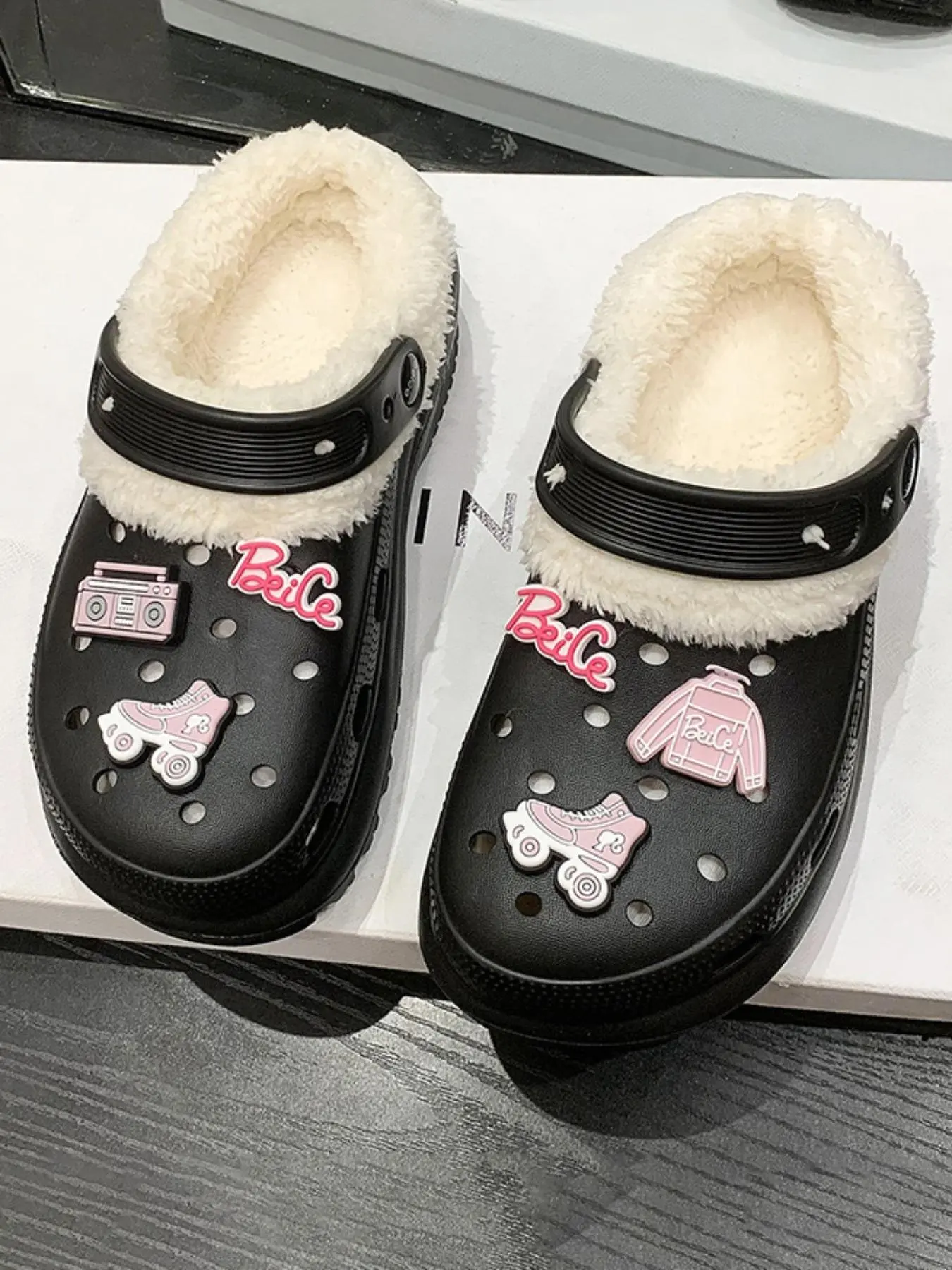 Women's Cotton Holes Shoes, Winter Warm Fashion Holes Shoes, Cute Anti-Slip Non Slip Design Height Increase Cotton Slippers, Cartoon Style, Less Than Ankle