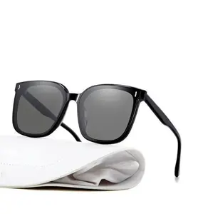 Korean style personalized trendy black framed square UV400 sunglasses for both men and women, street photography, Ins style retro sunglasses