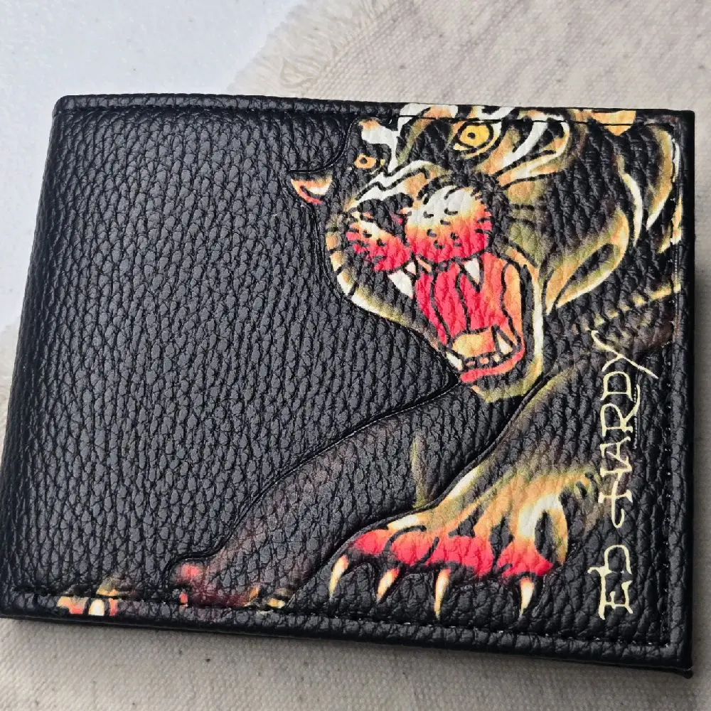 Ed Hardy Bifold Men's Wallet Multiple Card Slots ID Window Vale