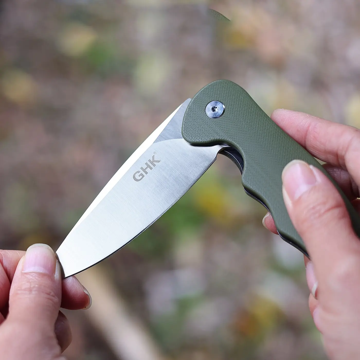 GHK-D2 High-Hardness Outdoor Sharp Foldable Knife, Camping Survival Tool, Portable and Multifunctional Paper Cutter.