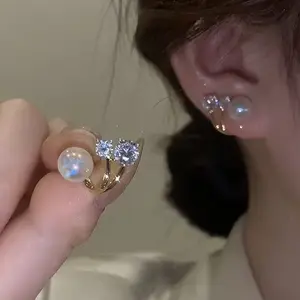 LisiZen Korean Micro-Inlaid Pearl Mermaid Princess Silver Needle Earrings 2026 New Light Luxury Elegant Earrings High-Quality Studs for Women DZEH5113