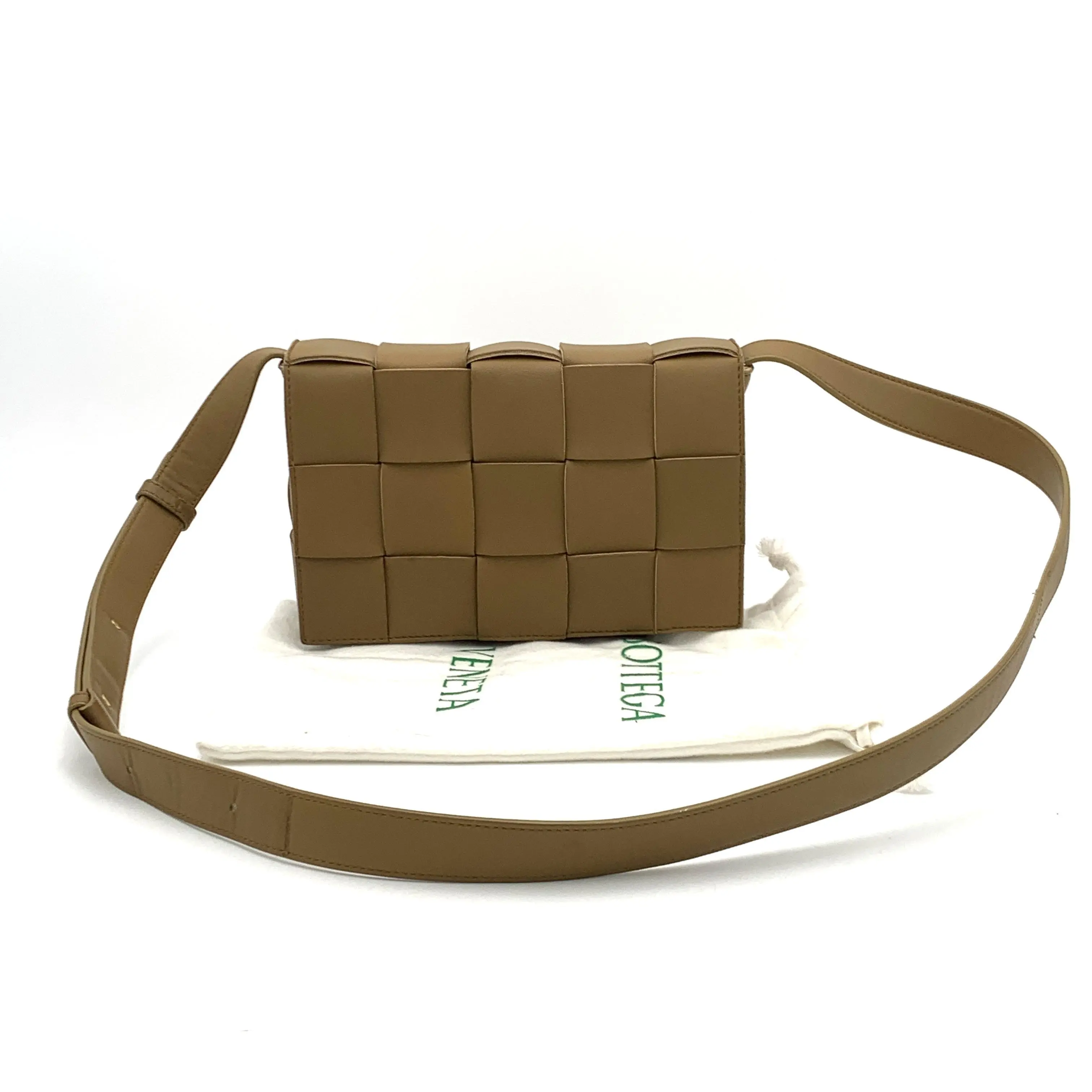 Pre-owned BOTTEGA VENETA Leather Crossbody Bag Cassette Maxi Intrecciato Small #3415