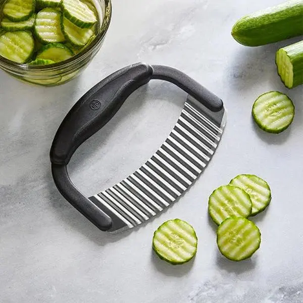 Pampered Chef Crinkle Cutter