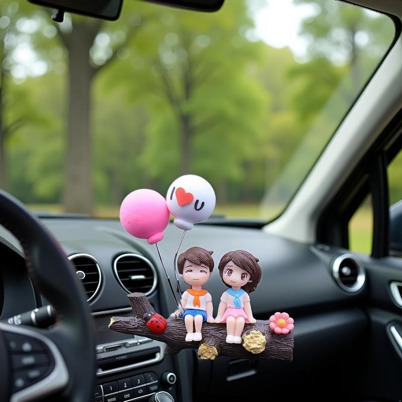 Cute Couple Car Dashboard Decorations, Lovely Couple Kiss Cartoon Figurines Car Ornament, Resin Material Boy Girl Car Interior Decoration with Balloon for Car Dashboard Gifts