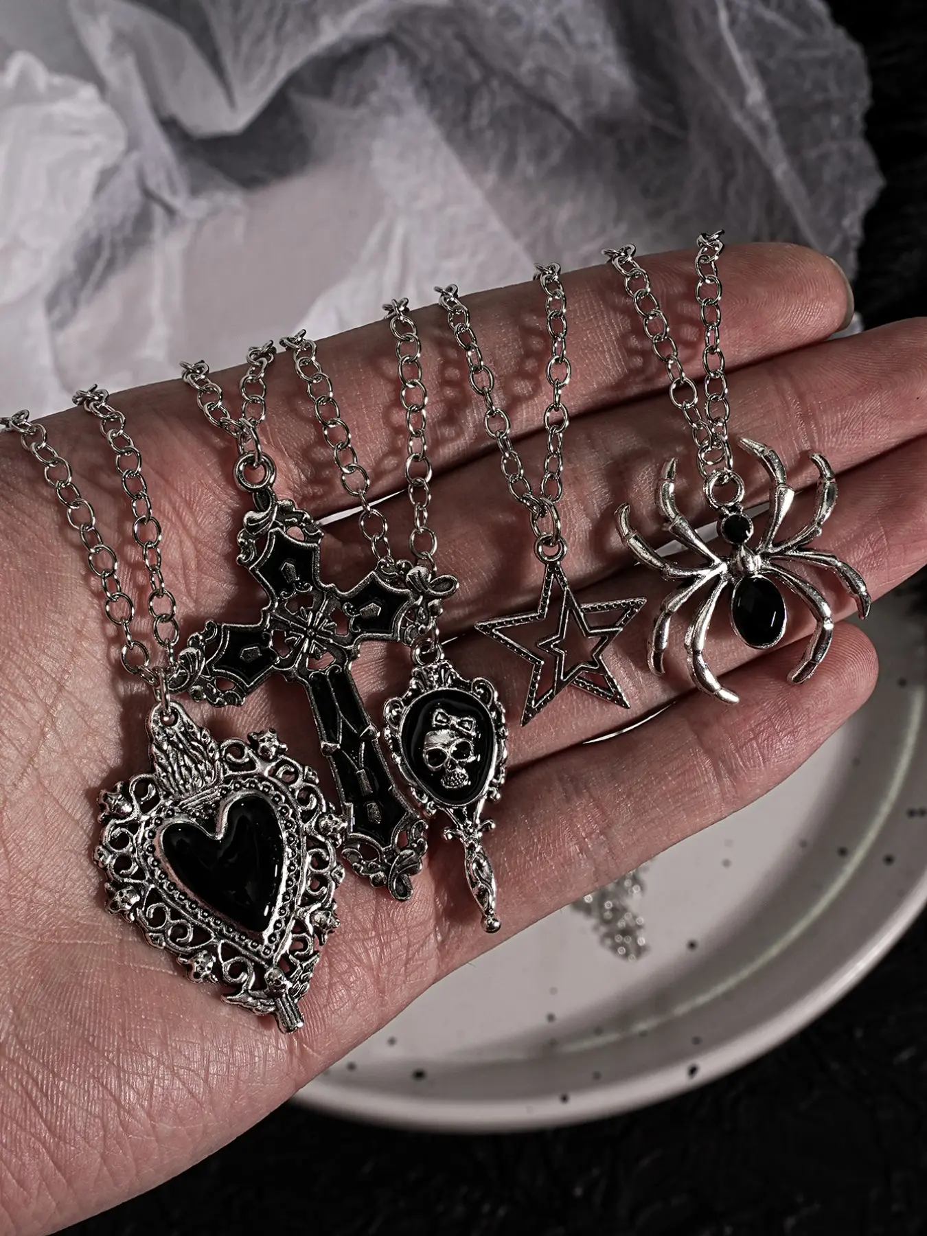 5 Piece Dark Punk Hip Hop Necklace Set, Cross Bow Heart Star Spider Necklaces, Unisex Adjustable Chain, Party Holiday Gift, Heart Design Necklace, Punk Style Necklace