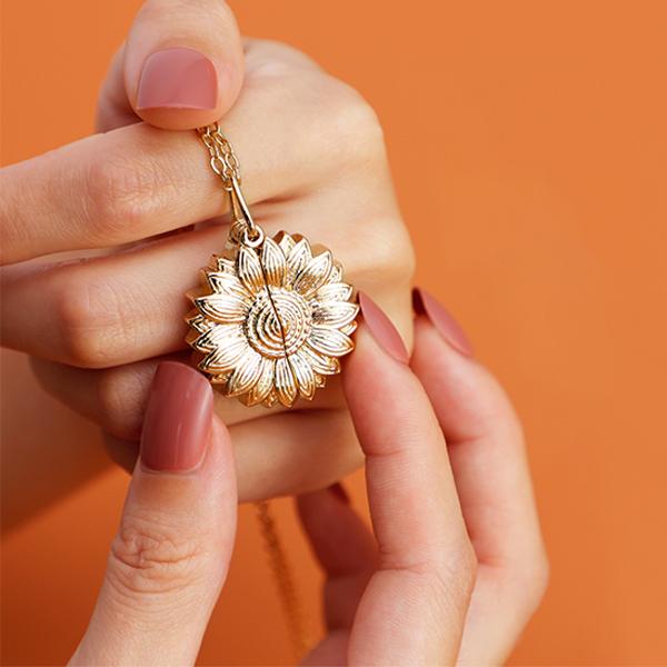 Artificial Sunflower Gifts for Women Her Daughter Girlfriend Wife Mom Friends Sisters Aunt, You are My Sunshine Necklace with Gift Box for Birthday Wedding Mother's Day Xmas Present