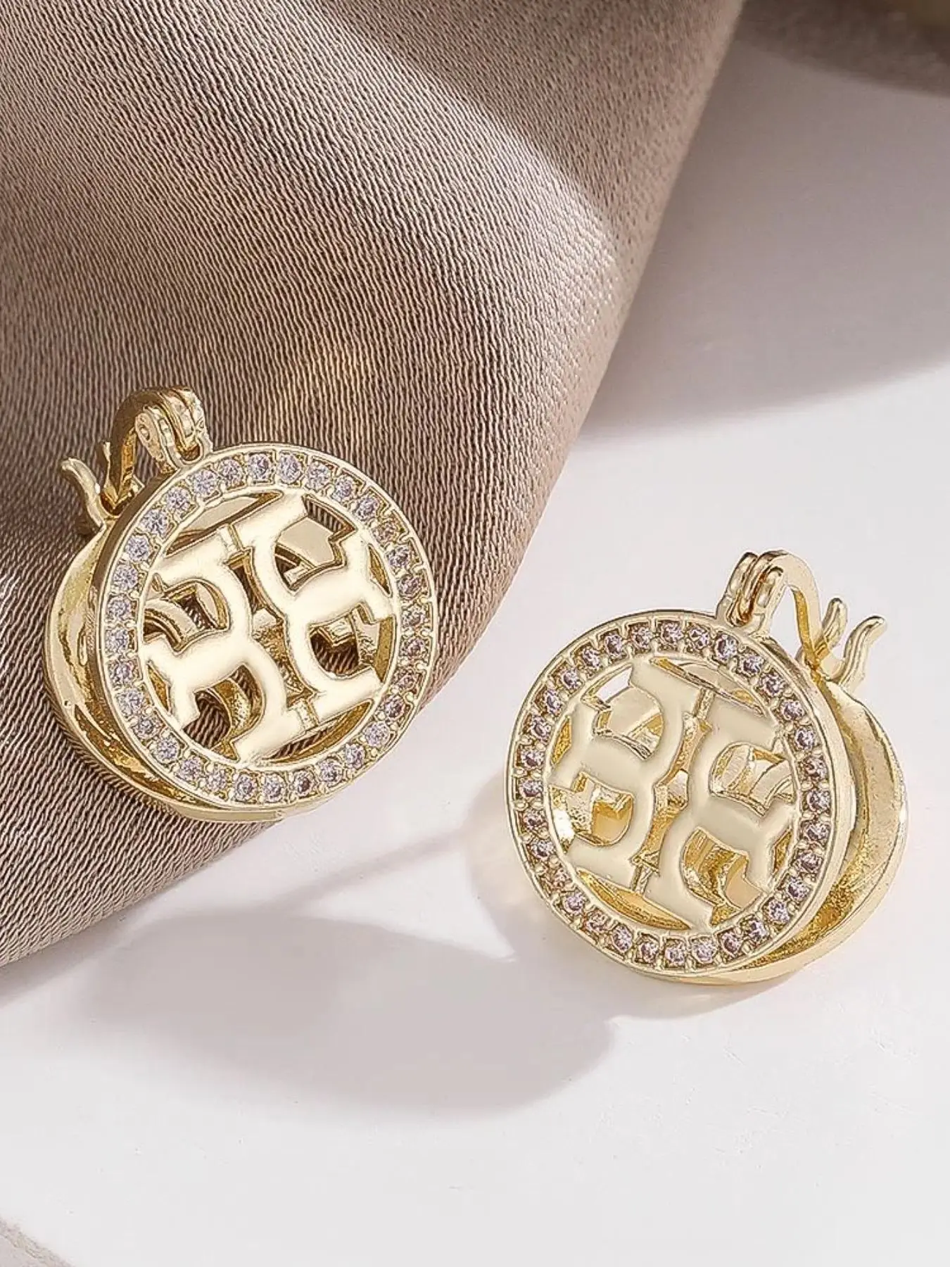 Women's Fashion Earrings Set, Copper Zirconia Ear Cuffs, Elegant Lightweight Design, Round Cutout Jewelry, Versatile Earring Stack Accessory, Sparkling Ear Jewelry, Stylish Jewelry, Circle Shape Earrings