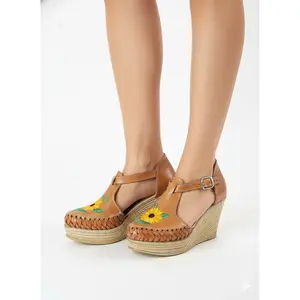 Mexican heels light brown