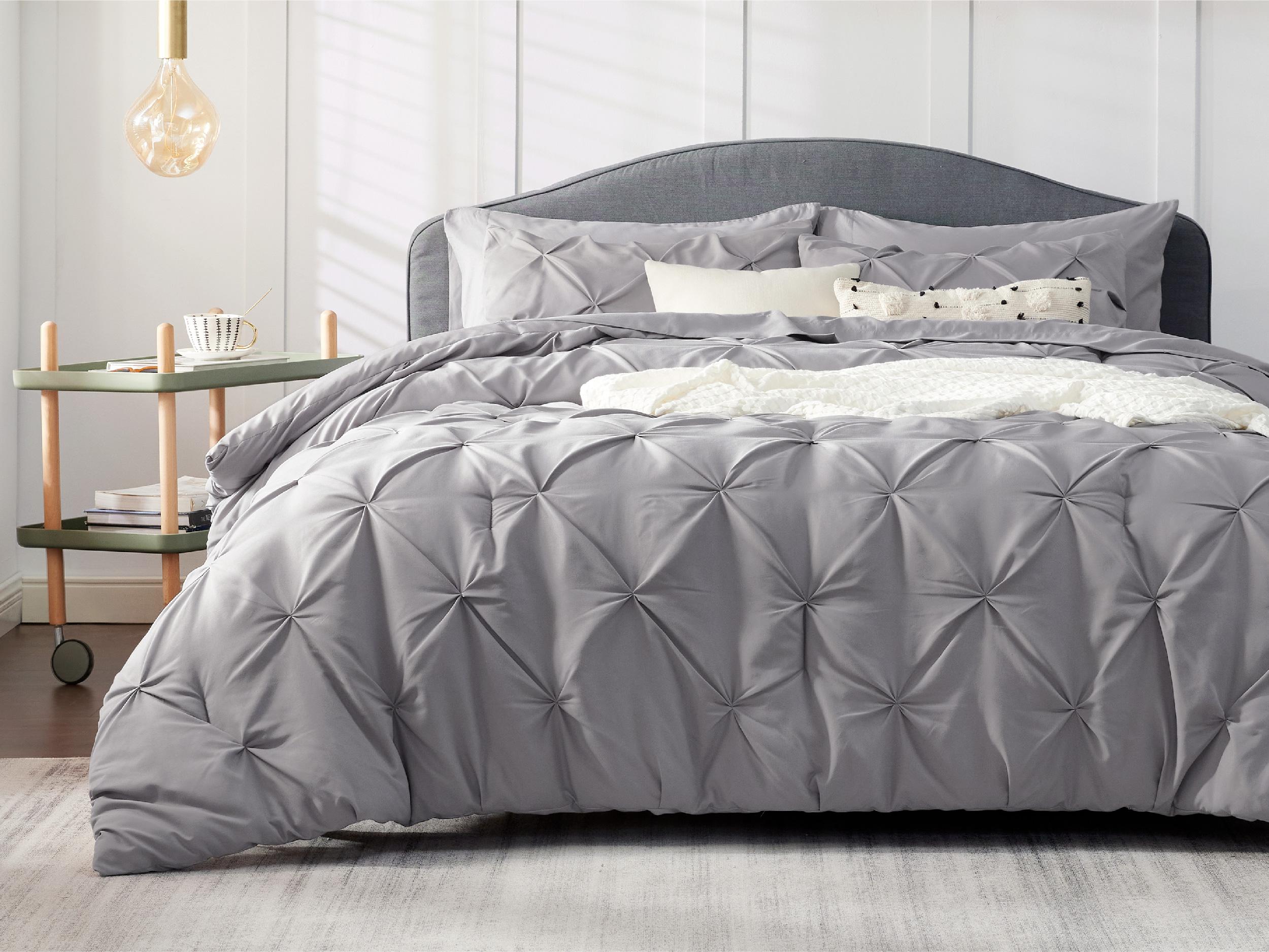 【February Stock Up】7 PCS-Bedsure Soft  Pintuck Messy Bedding Sets - Multi-Color,Cloud-like,Ultra-Soft,Machine Washable,Luxury Bedroom Decor Accessories,Breathable,All-Season King Size Comforter Sets,Hotel Quality, Restful Sleep, Geometric Pattern