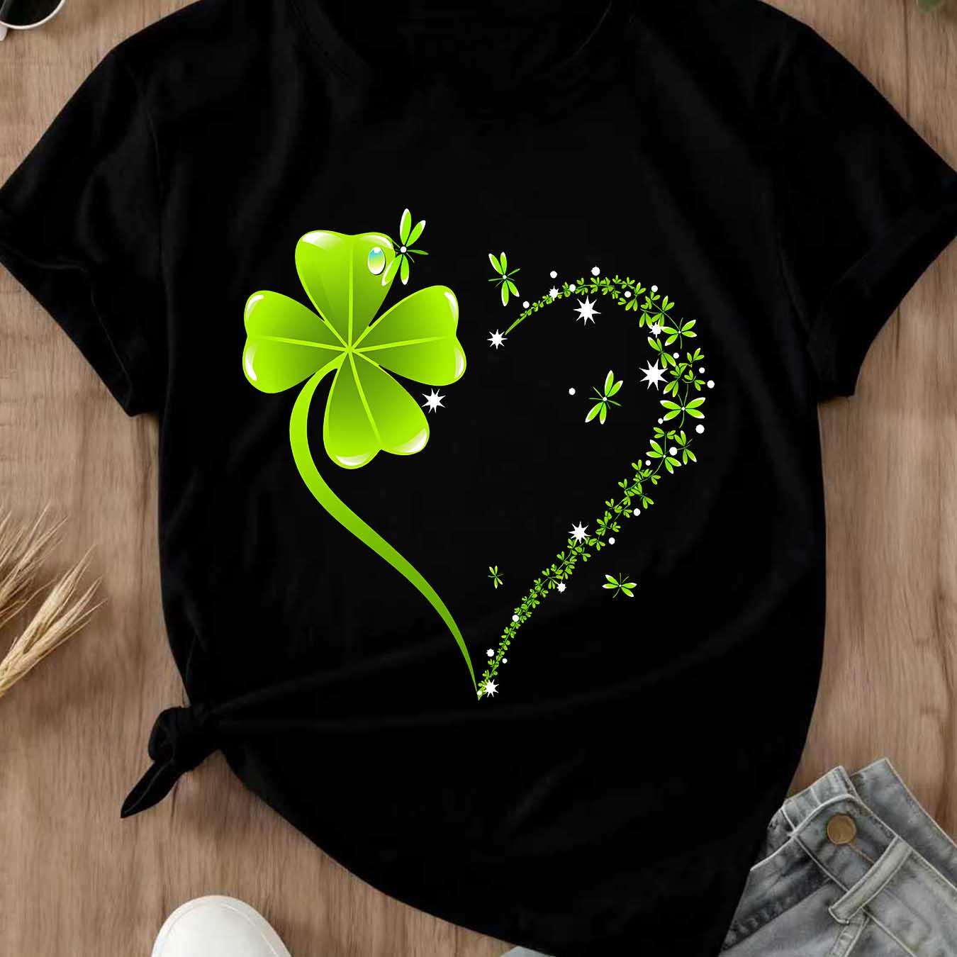 Crew Neck T Shirt  Four Leaf Clover Heart Design St Patrick's Day Celebration,Unisex Graphic Casual Short Sleeve Crew Neck,Shirt for Men & Women, Gift for Her and Him Unisex T-shirt For Man And Woman, Tshirt, Streetwear Style, Retro Vintage Y2k