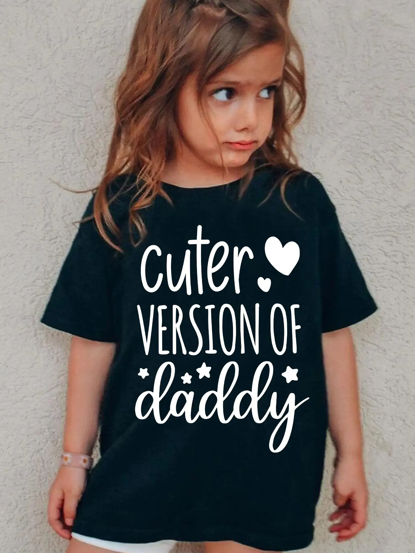 Girls' Graphic Scoop Neck Tee - Kids Clothing Girls Casual Short Sleeve Summer Top, 2-3y/3-4y, with "Daddy" Heart & Star Print, Shirt, Kids Style, 3 - 4 Years, Basic, Cotton, Cute, Daddy Letter Print, Shirts For Girls, Fitted