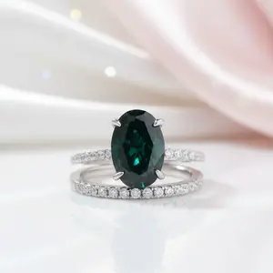 Classic Emerald Green Oval Cut Ring Set