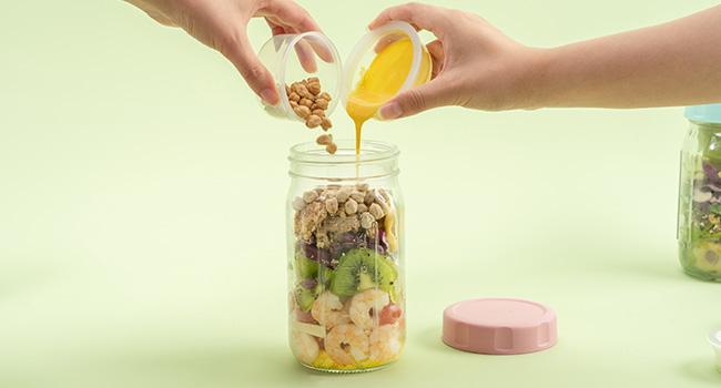 SOLIGT 4 Pack Glass Salad Jars with Lids Meal Prep, Leakproof Container for Lunch, with Wet/Dry Separation Cups, 32oz Mason Jars