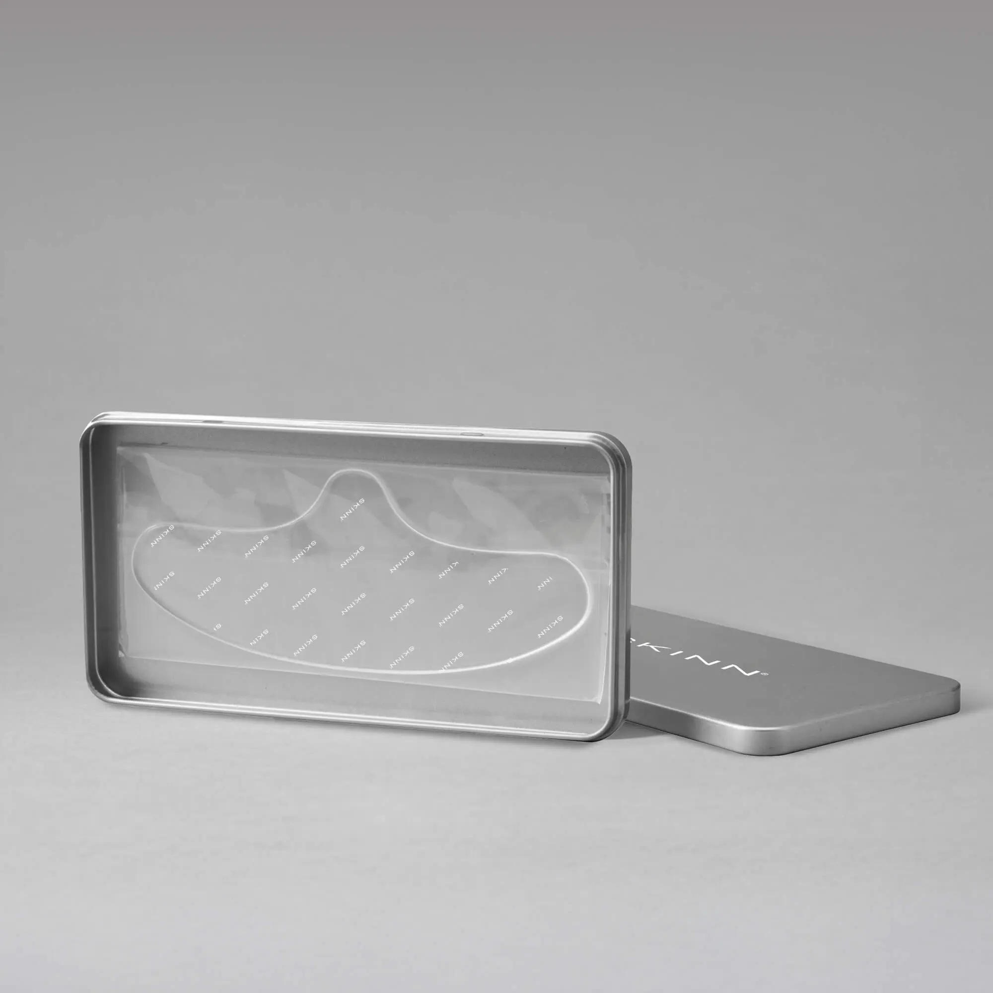 SKINN Cosmetics: Reusable Forehead Patch SKINN Cosmetics: Reusable Forehead Patch
