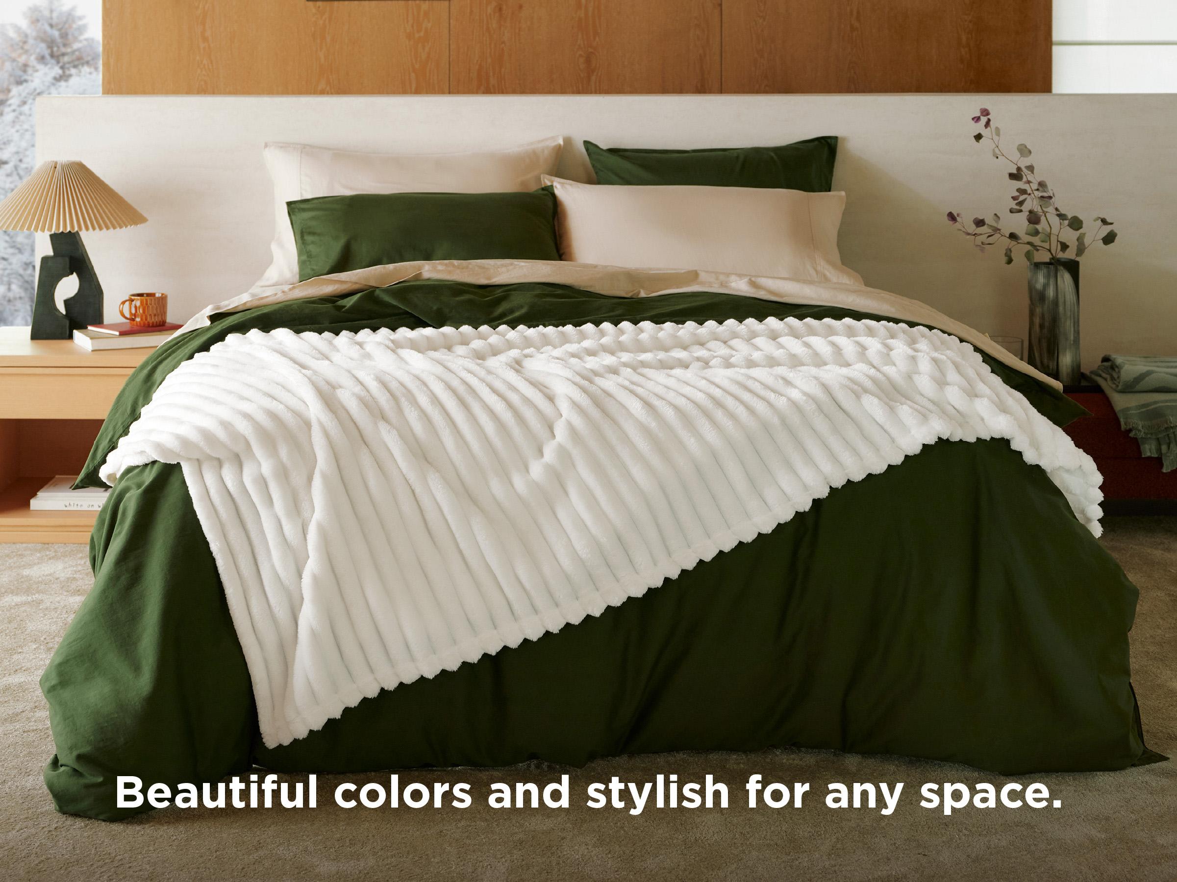 【Spring Glow Up】Bedsure GentleSoft Cozy Blanket-Patio Furniture Decor,Classic Stripe Pattern, Ideal for Bed,Couch, Travel,Camping, All Seasons,Home Bedroom Decor