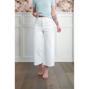 Judy Blue High Rise White Cropped Wide Leg Jeans with Patch Pockets