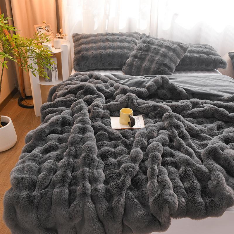 BePatio Soft Cozy Faux Rabbit Fur Blanket Queen, Fuzzy Plush Thick Bubble Blanket, Luxury Fluffy Blanket for Couch, Sofa, Bedroom, and Living Room,Throw Blanket,Gifts for Women