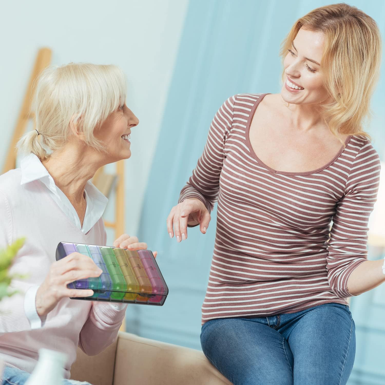 Pill Organizer 7 Day 4 Times a Day, Large Daily Travel Pill Box Case for Pills, Vitamins, Fish Oils, Supplements (Black)