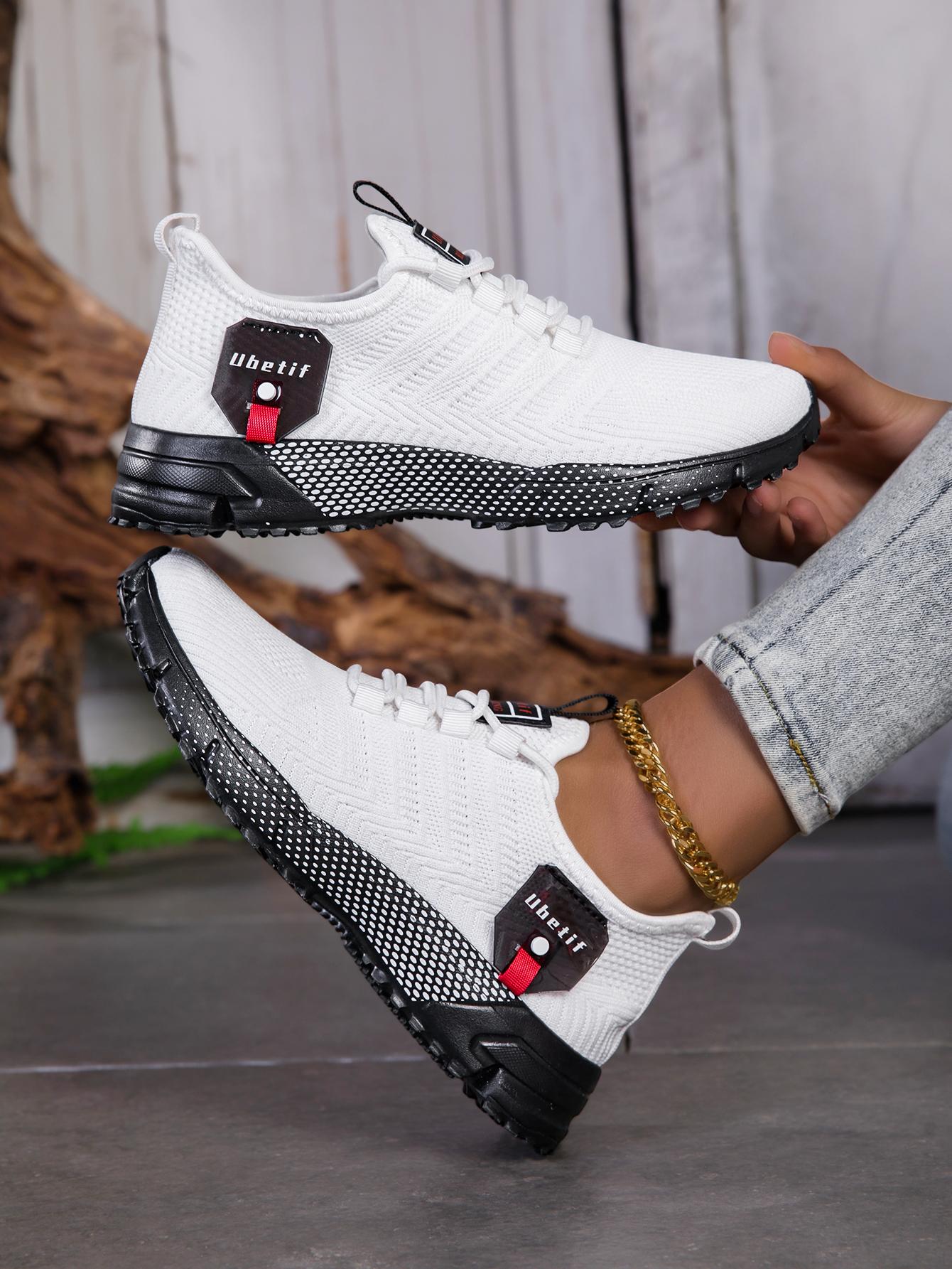 Women's fashionable and breathable knitted athletic shoes, 2026 new spring/autumn casual lightweight soft-soled walking shoes, comfortable low-top outdoor running shoes.