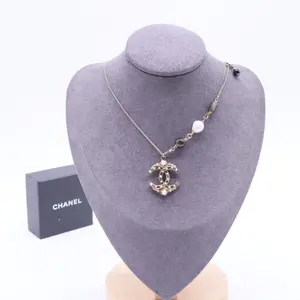 Pre-owned CC crystal necklace LD W20022