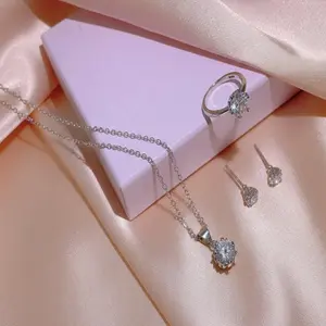 Round Cut Zircon Pendant Necklace Platinum Plated Blade Chain Trendy Silver Jewelry