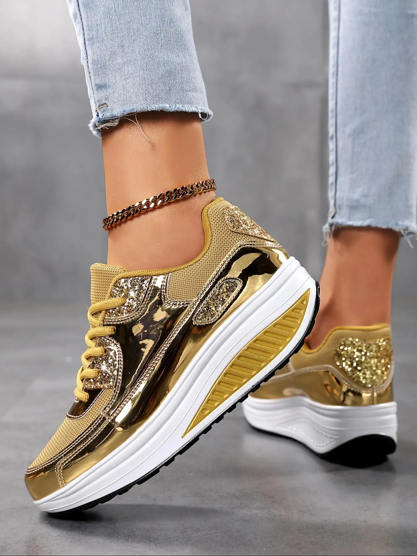 Women's Glitter Lace Up Walking Shoes, Glitter Design Sneakers, Lightweight Breathable Comfortable Sports Shoes, Fashionable for Daily Wear, Stylish Sneakers, Trendy Walking Sneakers, Fashion Footwear Sneakers