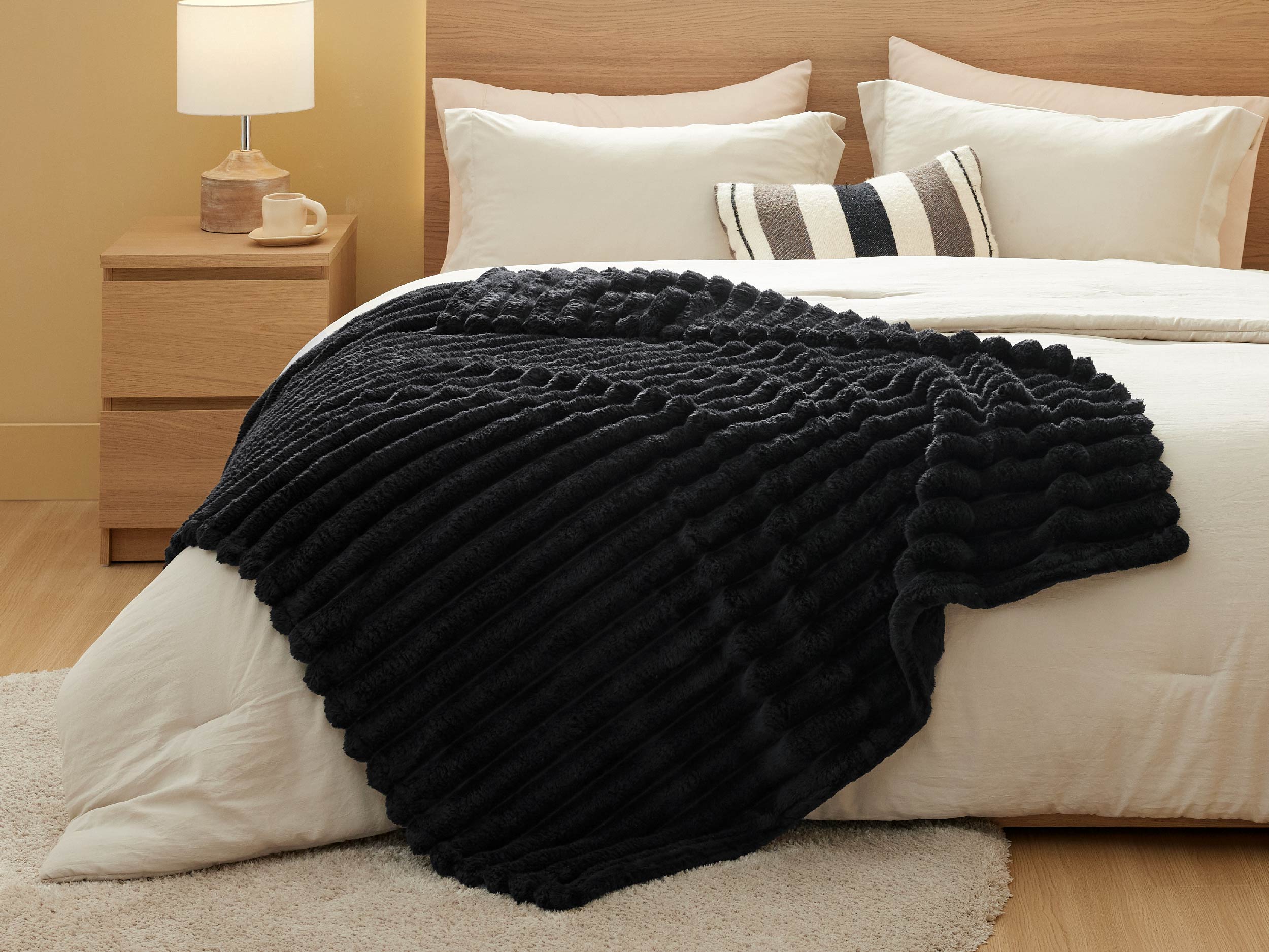 Bedsure  Blanket for Bed - Super Soft Cozy Blankets for Women, Cute Large Fleece Throws for Girls,Wider Striped Design