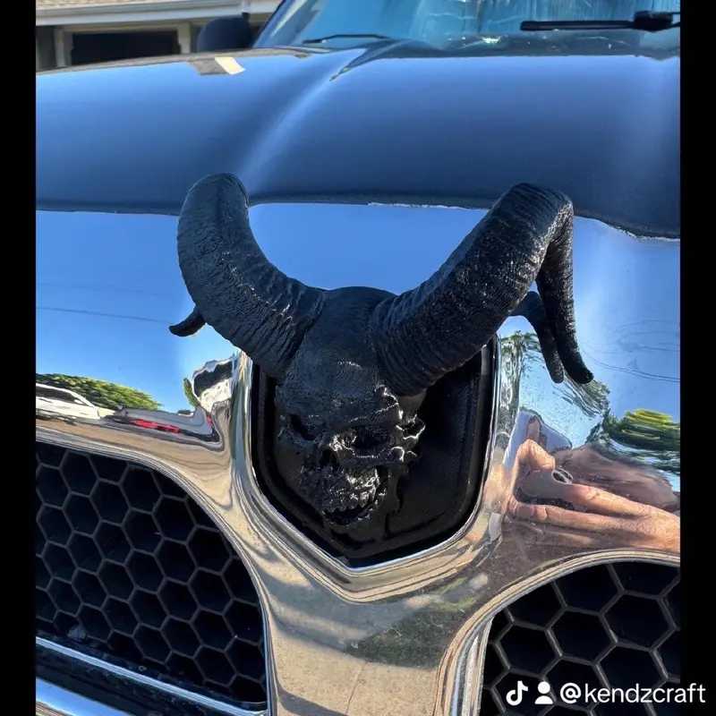2nd Generation Dodge Ram Grill Ram Skull Emblem 95-02 Second Gen trucks. Also can be universally mounted to any flat hood surface.