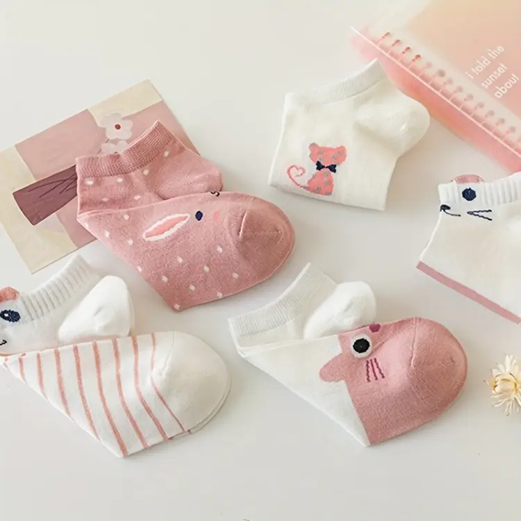 Cute Cat Ankle Socks with Cartoon Kitty Designs for Women | 5-Pack Soft & Comfy Everyday Comfort Socks for Casual Wear