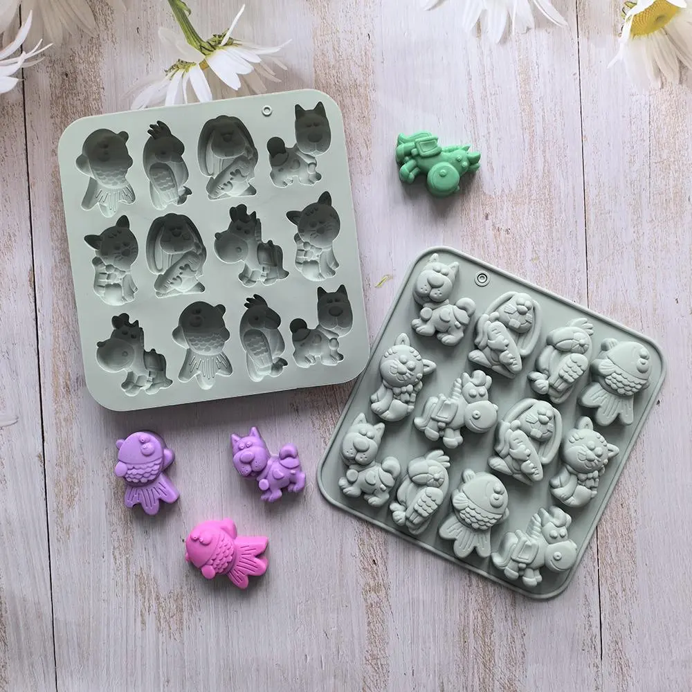 12-grid Silicone Reusable Chocolate Mold, 1 Count Animal Shaped Cake Baking Mold, DIY Handmade Jelly Dessert Mold, Silicone Molds For Chocolate, Kitchen Supplies, Home Baking Supplies