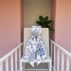 Elegant Embroidered Wreath Sash - French Toile de Jouy Monogrammed Blue and White Wreath Scarf - 100% Cotton Front Door Decor - Perfect for Spring Summer Holidays - Decoration