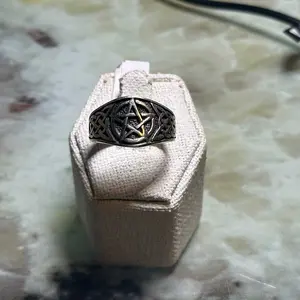 Mens Pentacle Ring w/ Celtic Knot Work Sterling