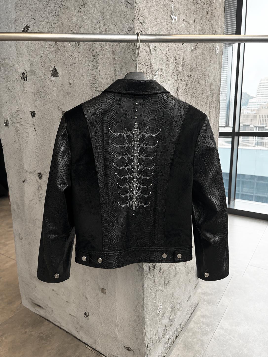 Men's Snakeskin Embossed Leather Jacket, Oversized Moto Biker Coat, Gothic Punk Streetwear Zip-Up Outerwear, Vintage Motorcycle Jacket with Textured Panels, Casual Loose Fit Long Sleeve Fall Winter Fashion, Y2K Rock Style Men's Jacket, Night Out Look