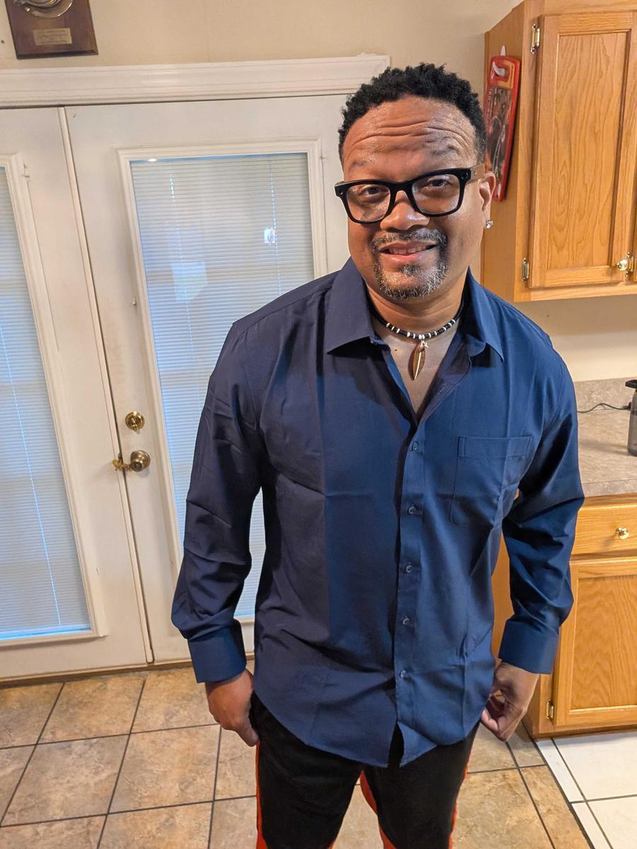 Item: Black-White-Navy, L